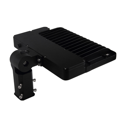 Le crépuscule en aluminium à l'aube a mené le lumen élevé IP65 150W 15000-15500lm de réverbères